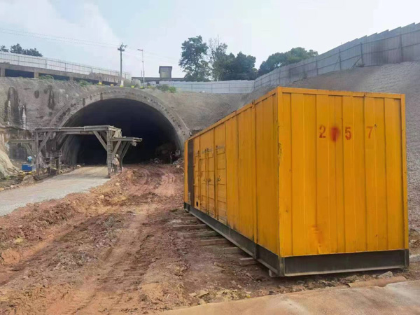 盘山发电机出租自启装置的工作原理是什么？