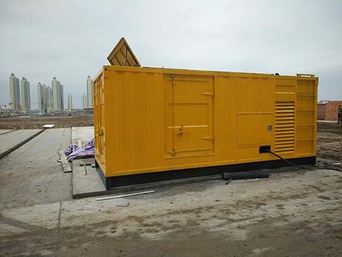 盘山合同中关于乙方责任导致工期延误的赔偿标准应该如何制定？